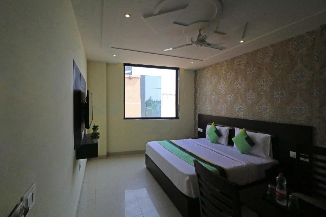 Hotel Paragon Suites New Delhi Eksteriør bilde